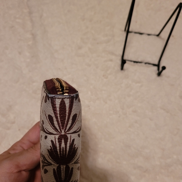 Tory Burch wallet - Picture 3 of 5